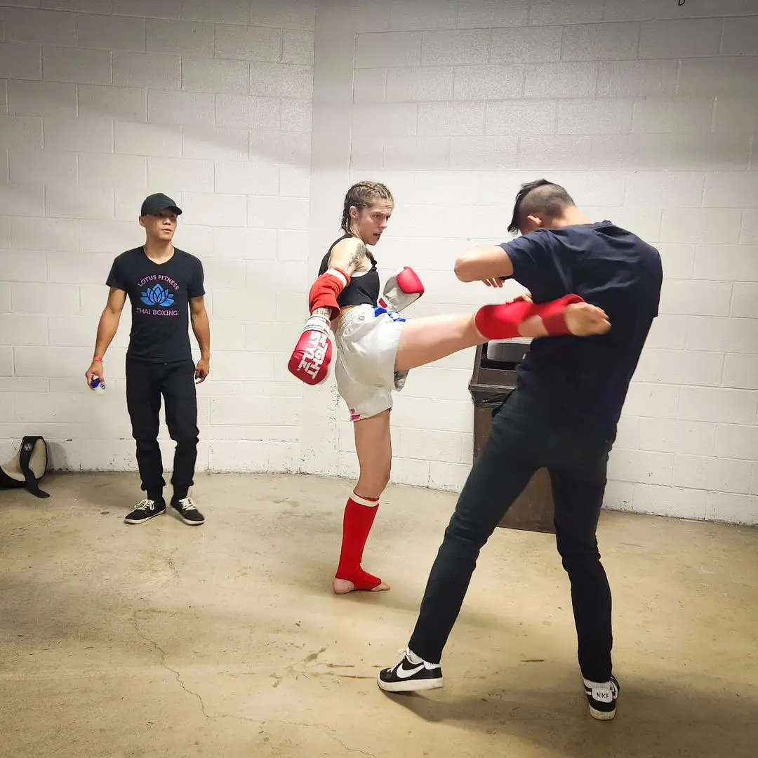 muay-thai-swing-kick-cmto